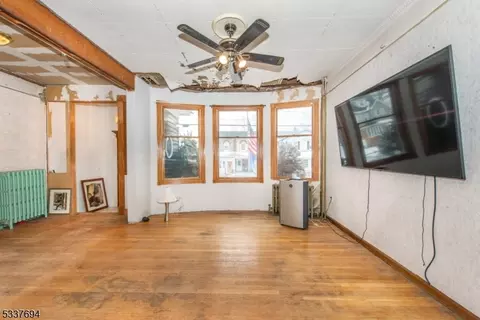 423 Devon St, Kearny, NJ 07032 photo 3