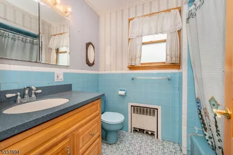 423 Devon St, Kearny, NJ 07032 photo 14