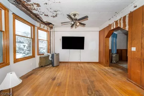 423 Devon St, Kearny, NJ 07032 photo 5