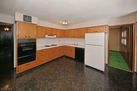 755 Walnut St, Paramus, NJ 07652 photo 11