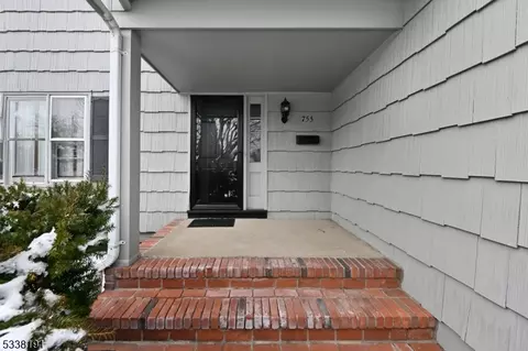 755 Walnut St, Paramus, NJ 07652 photo 2