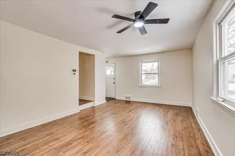 3 Macarthur Dr, Edison, NJ 08837 photo 7