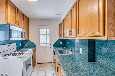 3 Macarthur Dr, Edison, NJ 08837 photo 12
