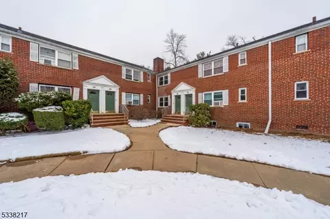 41 Carolyn Ter # B, Roselle, NJ 07203