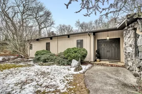79 Fresh Ponds Rd, Milltown, NJ 08850
