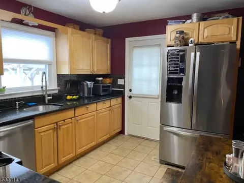 83 Burnside Pl, Wanaque Boro, NJ 07420 photo 4