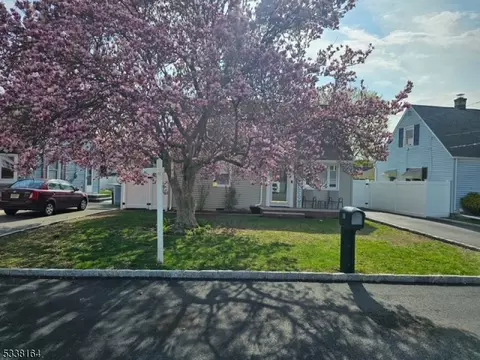 83 Burnside Pl, Wanaque Boro, NJ 07420 photo 2
