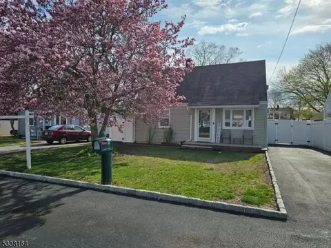 83 Burnside Pl, Wanaque Boro, NJ 07420