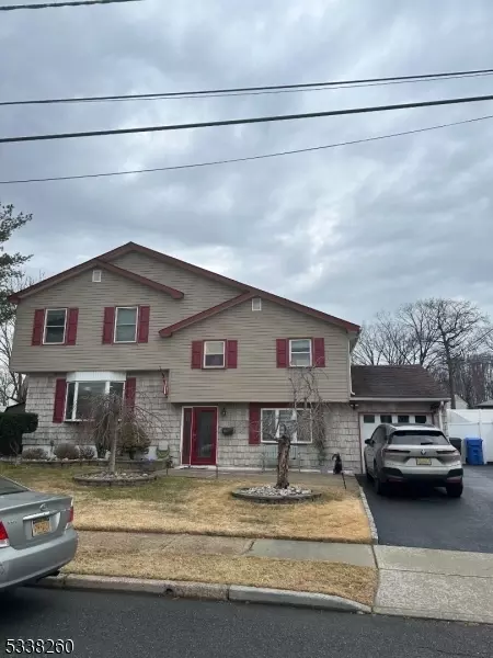 11 Erik Dr, Woodbridge Twp, NJ 08863