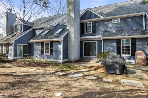 10 Countryside Dr, Basking Ridge, NJ 07920