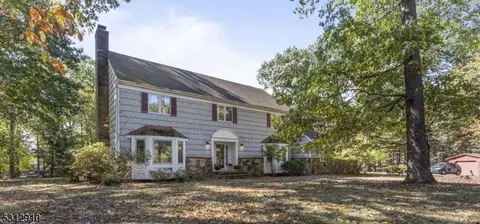 3 Flintlock Rd, Flemington, NJ 08822