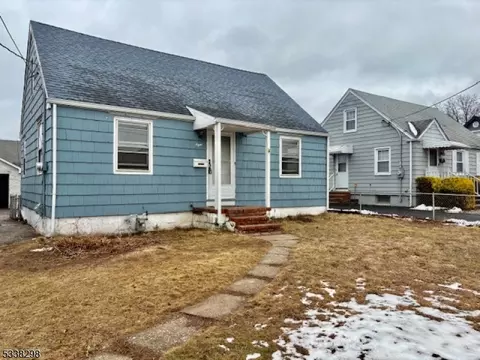 8 Terry Ln, Clark, NJ 07066