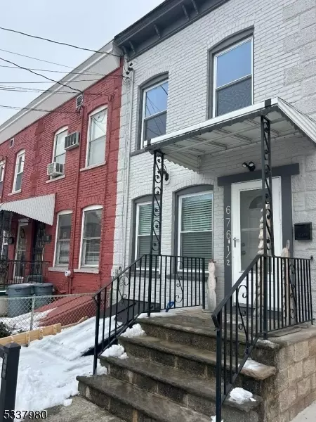 676 12chestnut St, Kearny Town, NJ 07032
