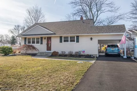 5 Raymond Ct, Lincoln Park, NJ 07035