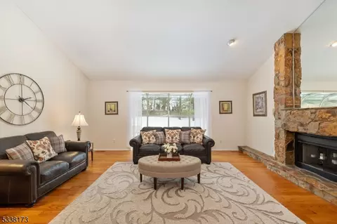 4 Sturbridge Cir, Wayne, NJ 07470 photo 10