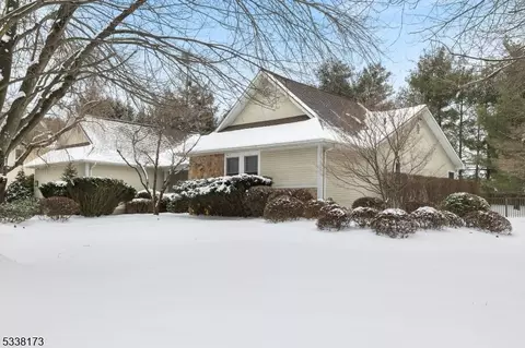 4 Sturbridge Cir, Wayne, NJ 07470 photo 4