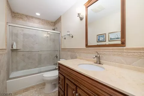 4 Sturbridge Cir, Wayne, NJ 07470 photo 32