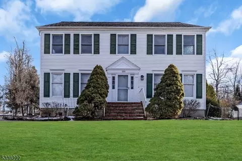 198 6th St, Green Brook, NJ 08812