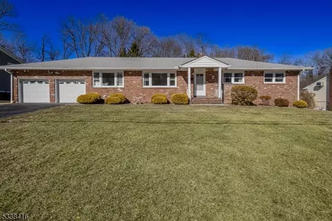 1586 Brookside Rd, Mountainside, NJ 07092