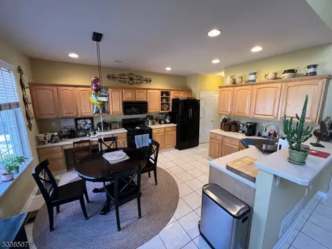 75 Spring Hill Cir, Wayne, NJ 07470 photo 11