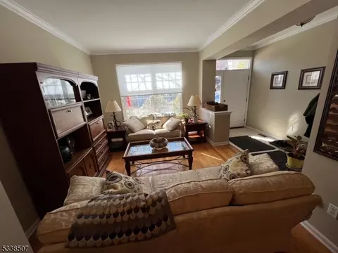 75 Spring Hill Cir, Wayne, NJ 07470 photo 8