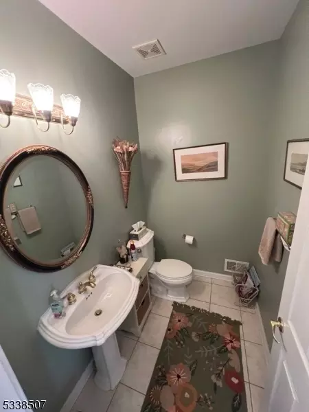 75 Spring Hill Cir, Wayne, NJ 07470 photo 13
