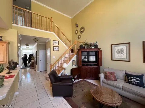 75 Spring Hill Cir, Wayne, NJ 07470 photo 4