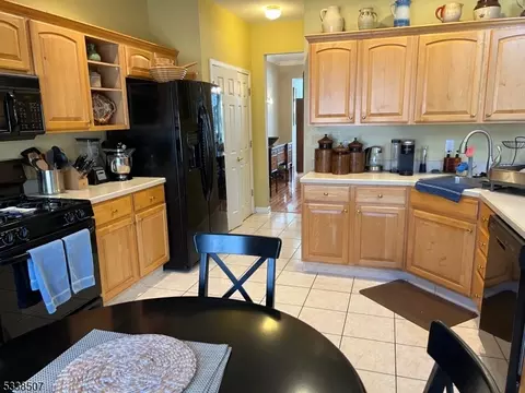 75 Spring Hill Cir, Wayne, NJ 07470 photo 10