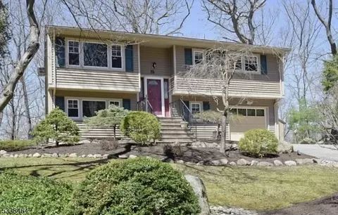 25 Sleepy Hollow Rd, Byram Twp, NJ 07821