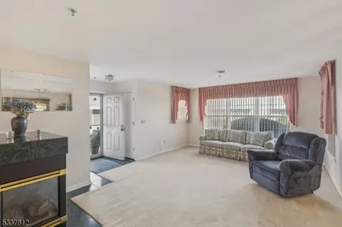 15 Mayer Dr, Clifton, NJ 07012