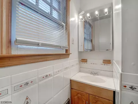 32 Sager Pl, Hillside, NJ 07205 photo 9