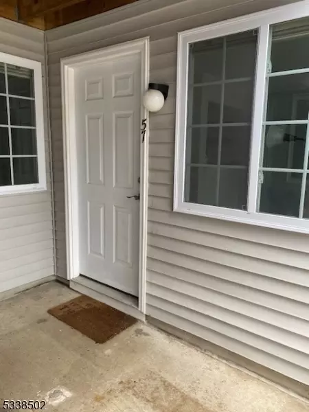 57 Hyde Ct, Bedminster, NJ 07921