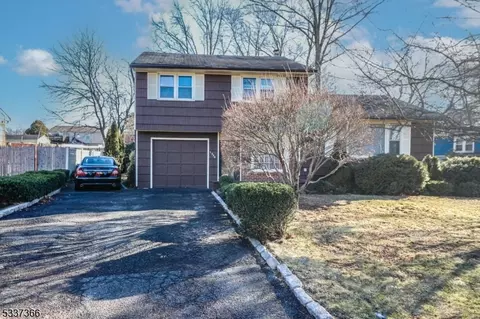 1352 Sloane Blvd, Plainfield, NJ 07060
