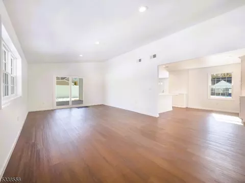 23 Ferndale Rd, Wayne, NJ 07470 photo 10