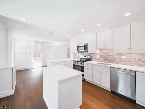 23 Ferndale Rd, Wayne, NJ 07470 photo 2