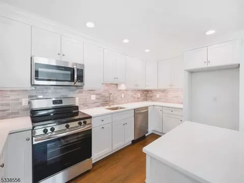 23 Ferndale Rd, Wayne, NJ 07470 photo 4