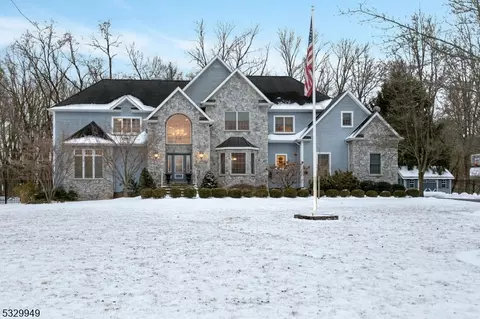 15 Riverside Dr, Bernards, NJ 07920