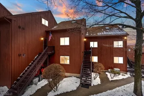 1 Baltusrol Ct #3, Vernon Twp, NJ 07462