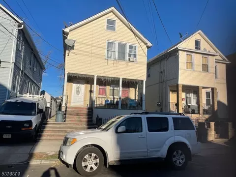 551 Bond St, Elizabeth City, NJ 07206