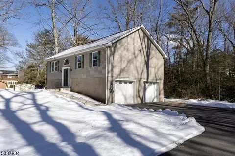 6 Doe Run, West Milford Twp, NJ 07421