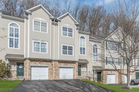 91 Pinehurst Dr, Washington, NJ 07882