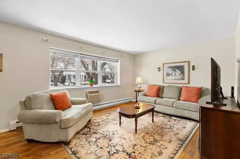 25 River Rd #B-27, Nutley, NJ 07110