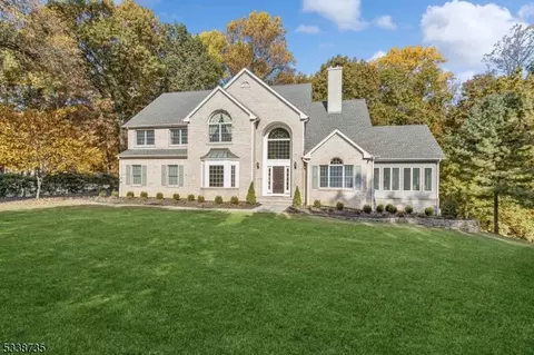 8 Croydon Rd, Morristown, NJ 07960