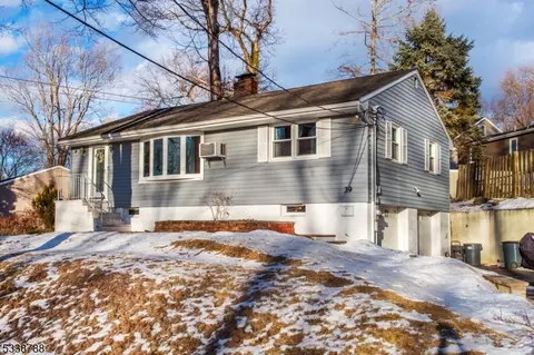 39 Sunset Trl, Sparta, NJ 07871