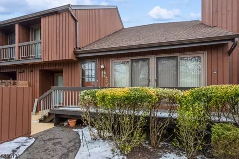 61 C Taurus Dr #2C, Hillsborough, NJ 08844