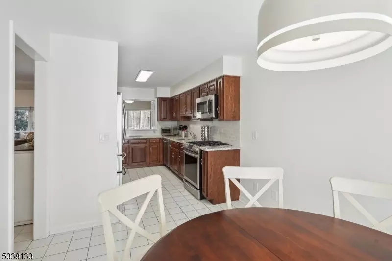  31 Roberts Cir, Bernards, NJ 07920 photo 16