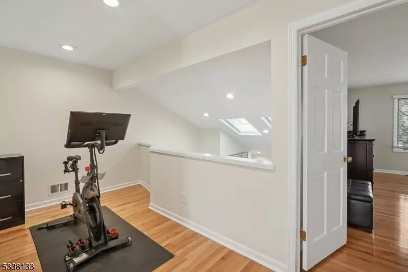  31 Roberts Cir, Bernards, NJ 07920 photo 19