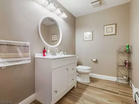 49 Ponds Cir, Wayne, NJ 07470 photo 19