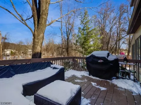 49 Ponds Cir, Wayne, NJ 07470 photo 26