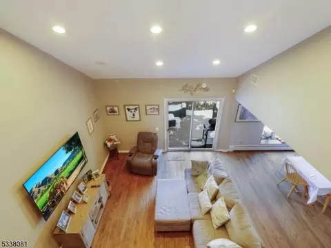 49 Ponds Cir, Wayne, NJ 07470 photo 20